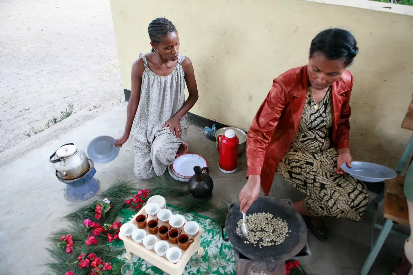 Die äthiopische Kaffeezeremonie: Buna in drei Runden